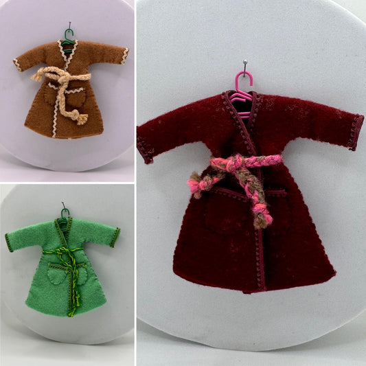 Dolls House 1/12th Dressing Gown x1