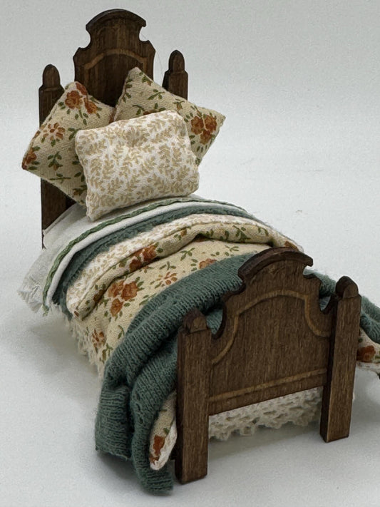DOLLS HOUSE MINIATURES -   1/24th / 1:24th / Half Inch Scale  - single bed