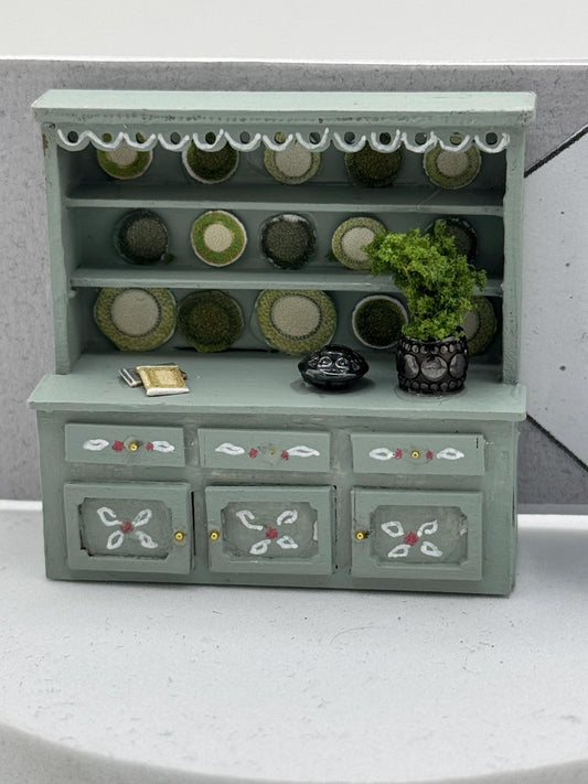 Dolls House 1/48th / 1:48 /Quarter Scale - Dresser / Hutch
