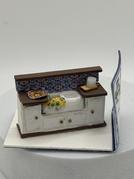 Dolls House 1/48th / 1:48 /  Quarter Scale  kitchen sink / Cupboard