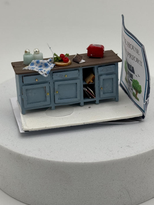 Dolls House 1/48th / 1:48 /  Quarter Scale  kitchen unit Cupboard