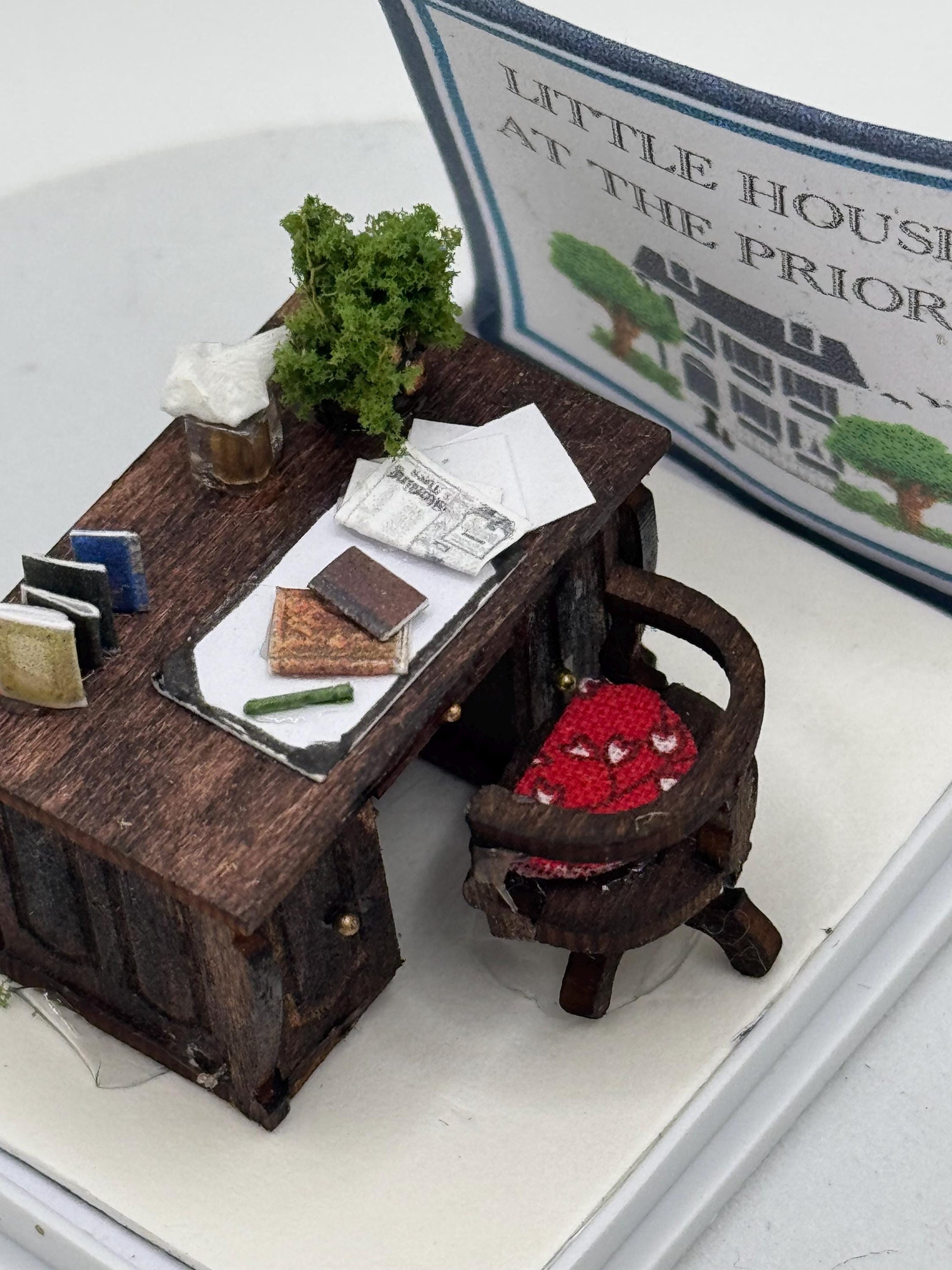 Dolls House 1/48th / 1:48 /  Quarter Scale  Desk and Chair