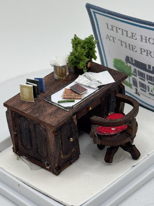 Dolls House 1/48th / 1:48 /  Quarter Scale  Desk and Chair