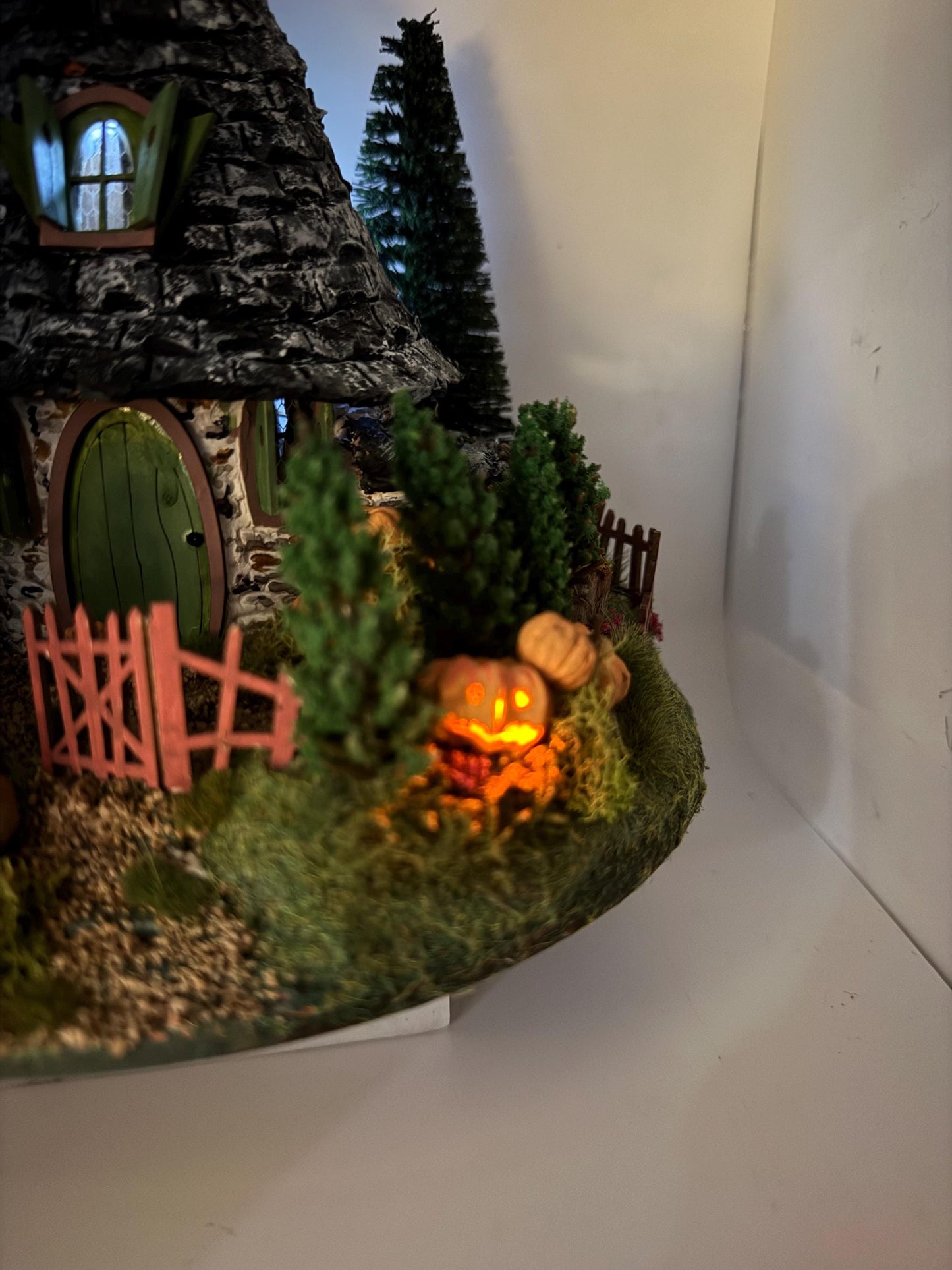 Dolls House Miniatures ( 1/48th - 1:48th - 1/4&quot; - Quarter Inch Scale )  Pumpkin Cottage - OOAK