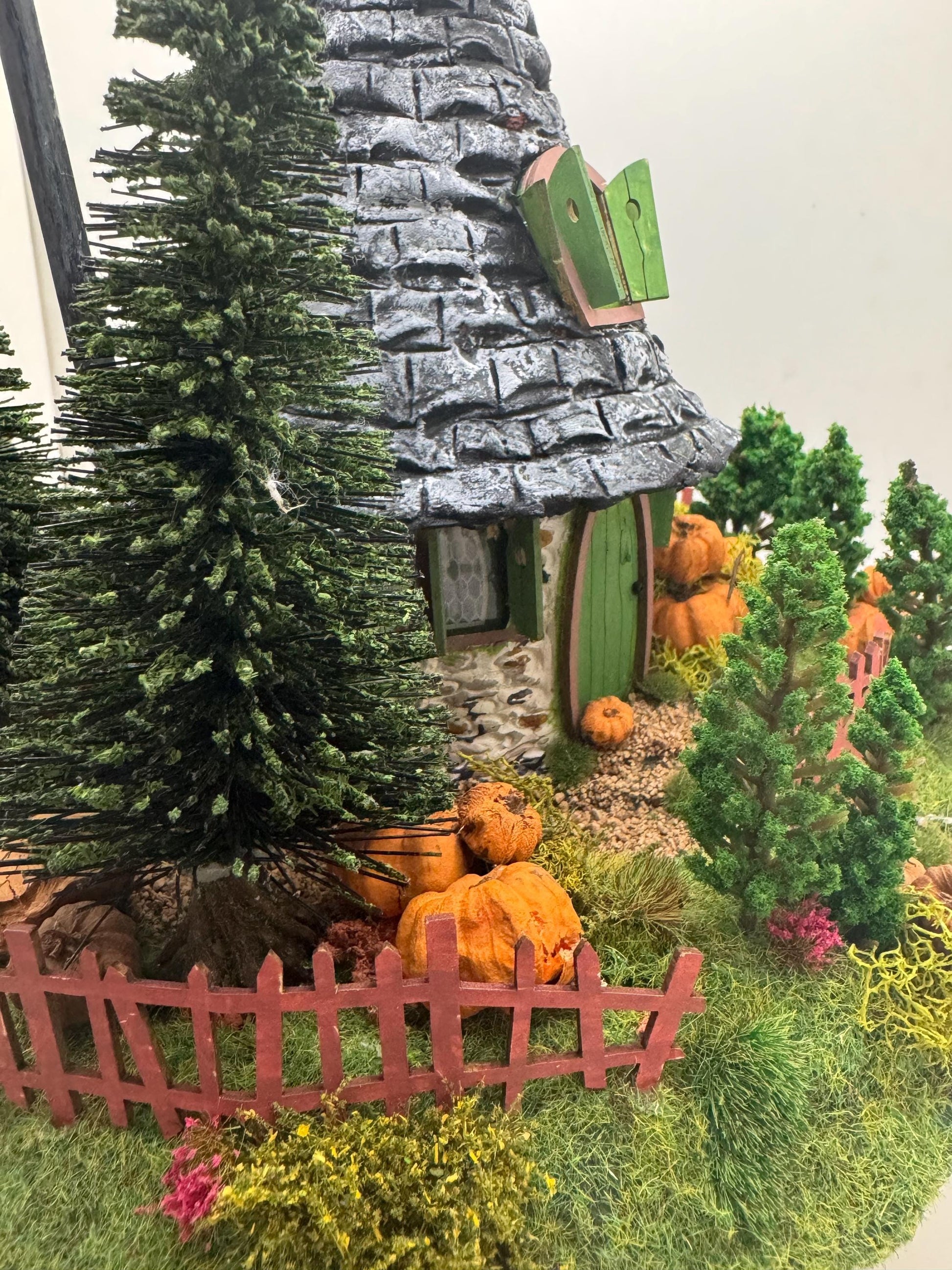 Dolls House Miniatures ( 1/48th - 1:48th - 1/4&quot; - Quarter Inch Scale )  Pumpkin Cottage - OOAK