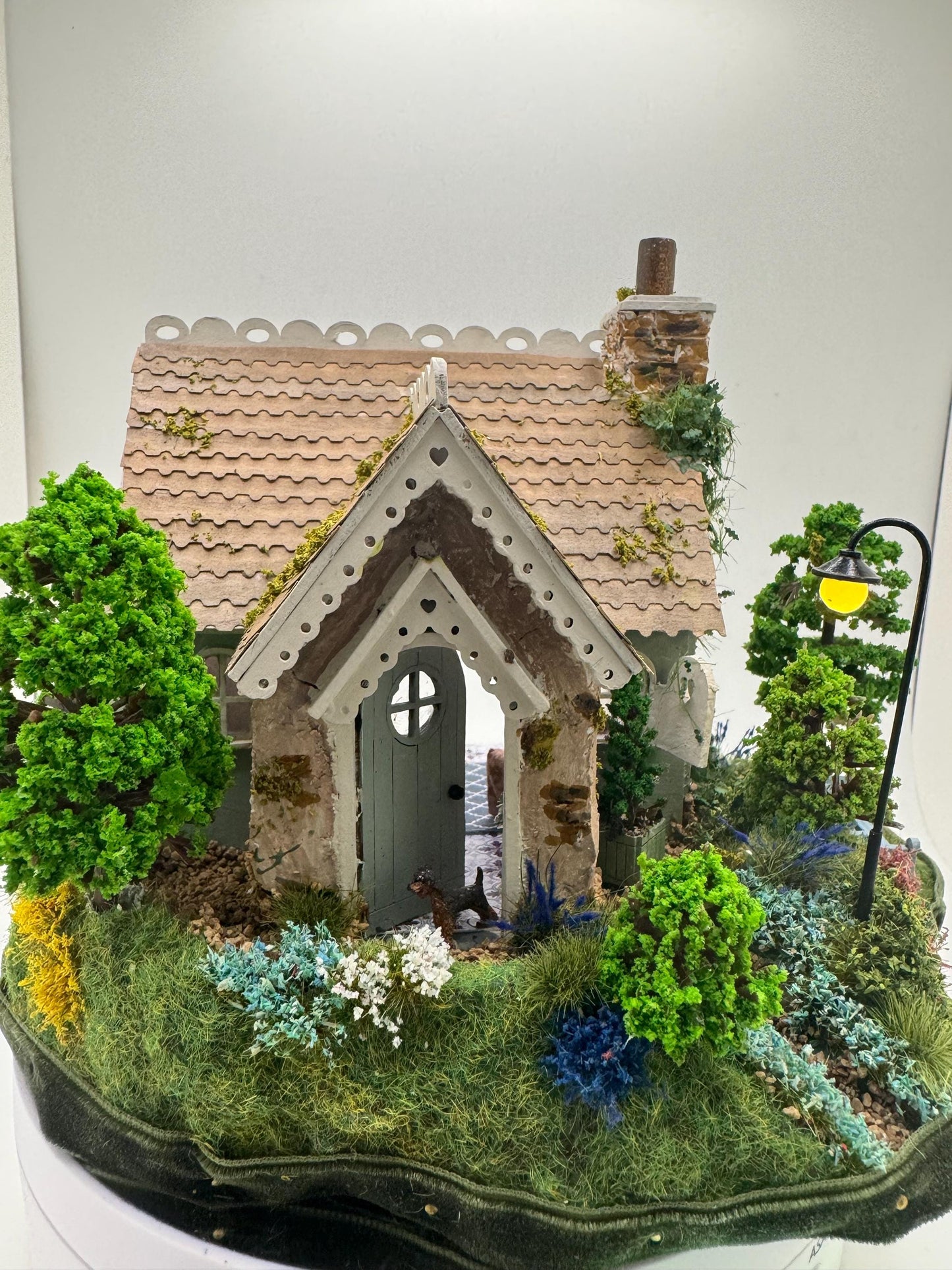 Dolls House Miniatures ( 1/48th - 1:48th - 1/4&quot; - Quarter Inch Scale )  Grandmas cottage - OOAK