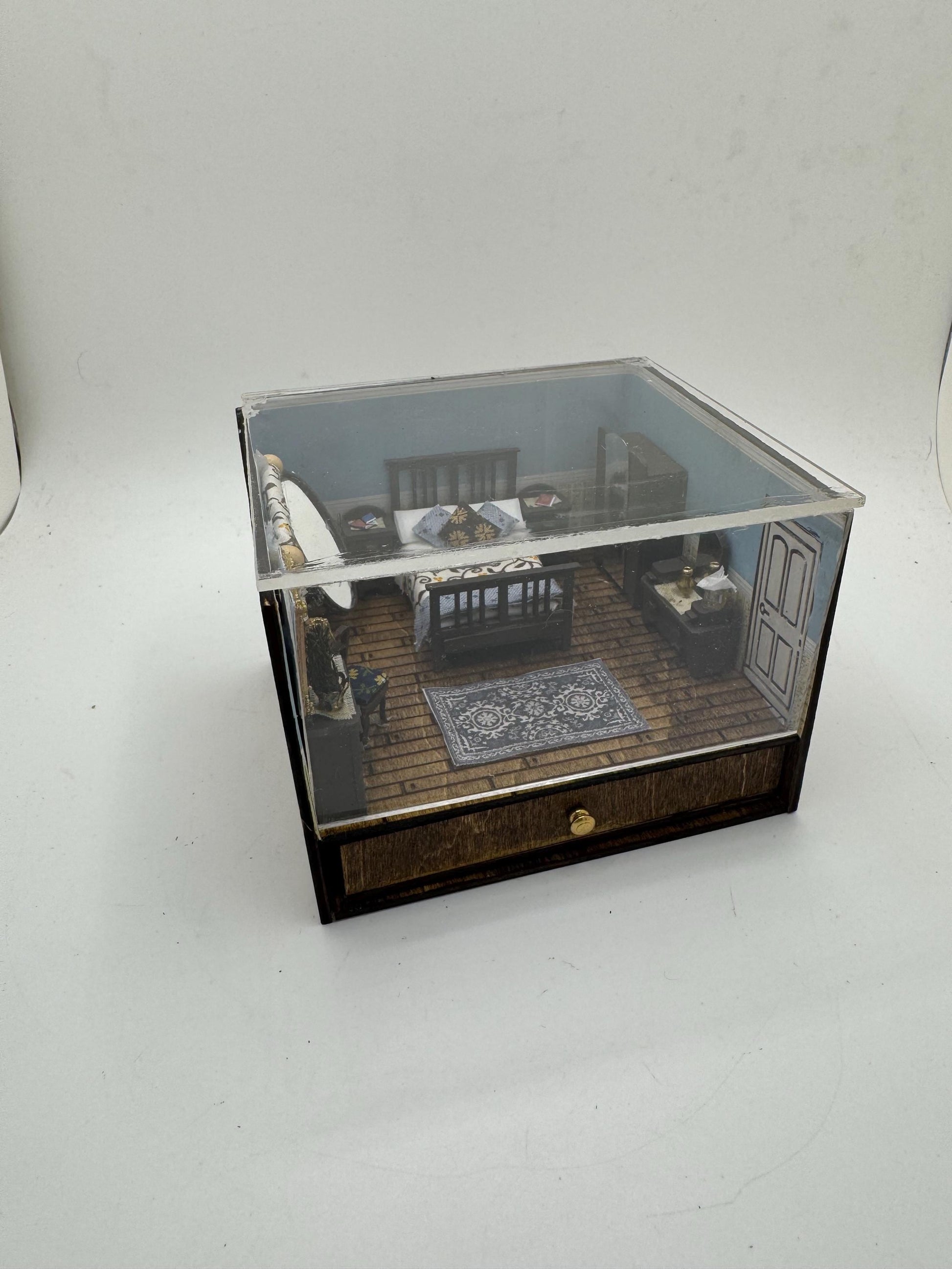 DOLLS HOUSE MINIATURES - 1/48th Room Box - Double Bedroom