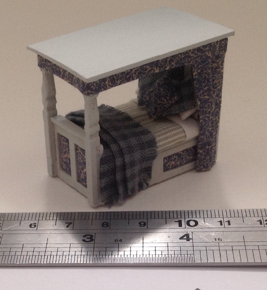 Dolls House Miniatures ( 1/48th - 1:48 - 1/4&quot; - Quarter Inch Scale )  - Handmade  four poster bed