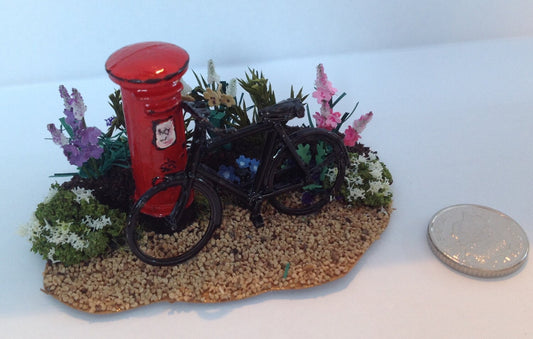 Dolls House Miniatures ( 1/48th - 1:48th - 1/4&quot; - Quarter Inch Scale )  Hand Painted   - Garden Post Box & Bike Scene